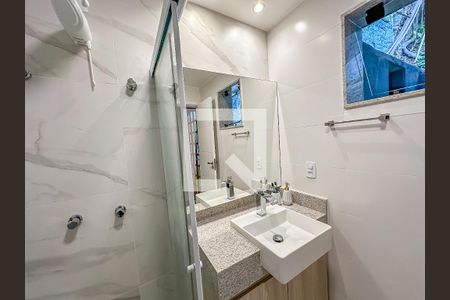 Casa à venda com 363m², 3 quartos e 2 vagasBanheiro Social