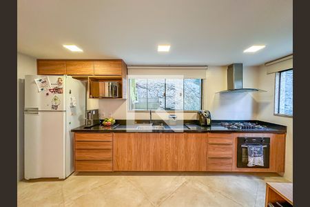 Casa à venda com 363m², 3 quartos e 2 vagasCozinha