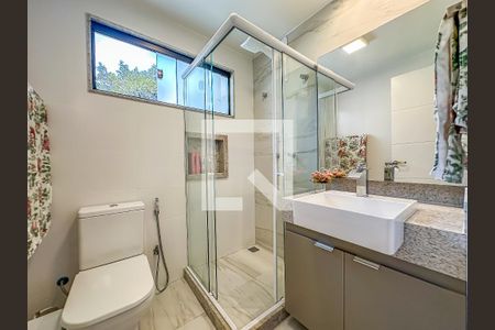 Casa à venda com 363m², 3 quartos e 2 vagasBanheiro da Suíte 2