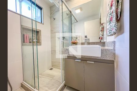 Casa à venda com 363m², 3 quartos e 2 vagasBanheiro da Suíte 2