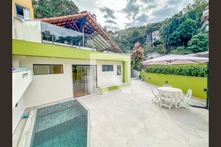Casa à venda com 363m², 3 quartos e 2 vagasÁrea Externa