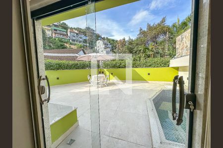 Casa à venda com 363m², 3 quartos e 2 vagasVaranda da Suíte 2