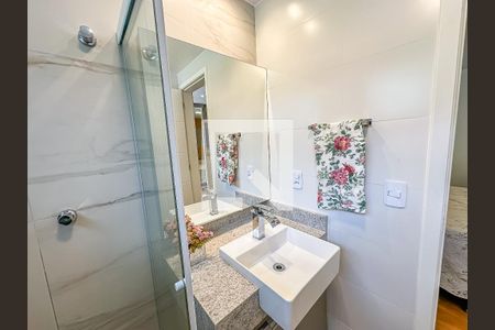 Casa à venda com 363m², 3 quartos e 2 vagasBanheiro da Suíte 2