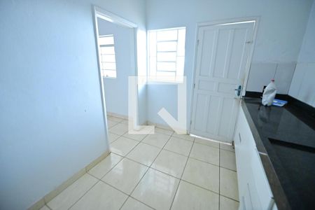 Cozinha de apartamento para alugar com 2 quartos, 130m² em Setor Urias Magalhães, Goiânia