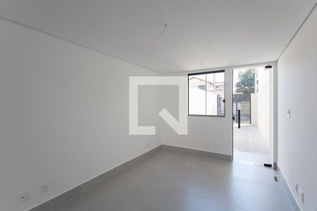 Sala de casa à venda com 2 quartos, 119m² em Santa Monica, Belo Horizonte