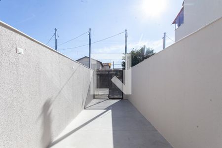 Garagem de casa à venda com 2 quartos, 122m² em Santa Monica, Belo Horizonte