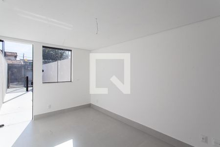 Sala de casa à venda com 2 quartos, 122m² em Santa Monica, Belo Horizonte