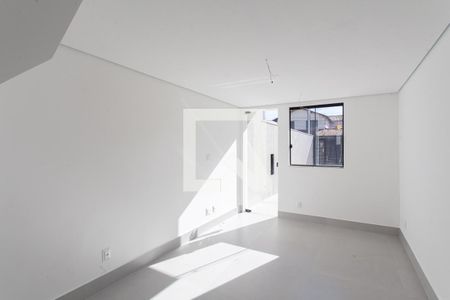 Sala de casa à venda com 2 quartos, 122m² em Santa Monica, Belo Horizonte