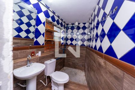 Banheiro de casa à venda com 1 quarto, 312m² em Parque Paineiras, São Paulo