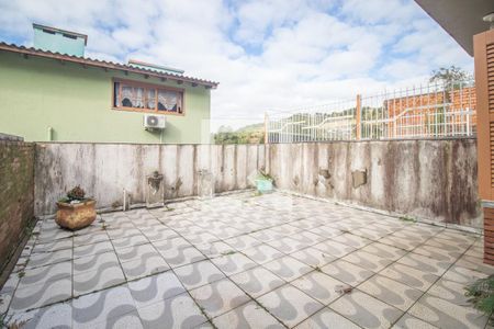 Quintal de casa à venda com 2 quartos, 140m² em Aberta dos Morros, Porto Alegre