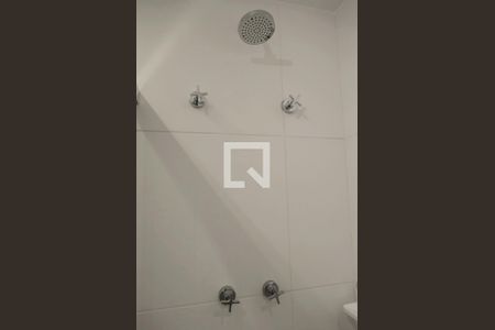 Banheiro de kitnet/studio à venda com 1 quarto, 33m² em Pinheiros, São Paulo