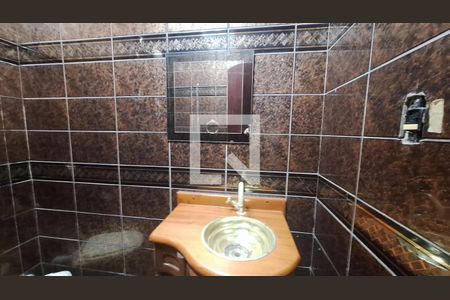 Banheiro Social de casa para alugar com 4 quartos, 441m² em Caxangá, Suzano