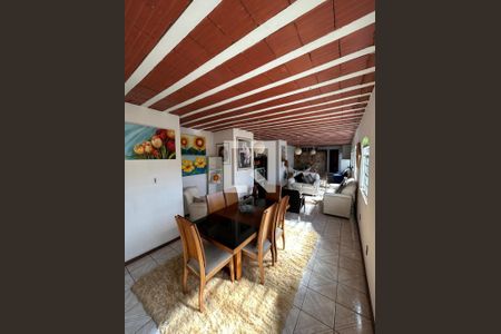 Sala de casa à venda com 3 quartos, 180m² em Vila Cloris, Belo Horizonte