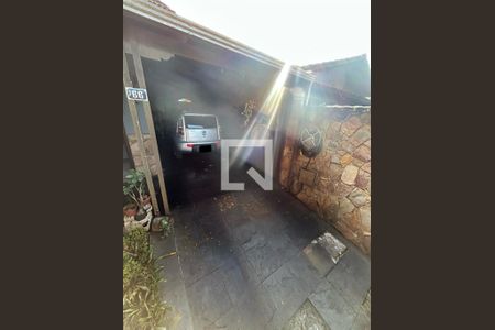 Garagem de casa à venda com 3 quartos, 180m² em Vila Cloris, Belo Horizonte