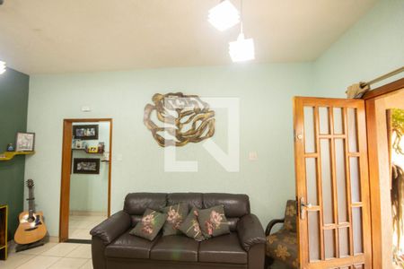 Sala de casa à venda com 2 quartos, 240m² em Parque Edu Chaves, São Paulo