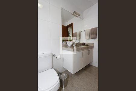Banheiro Social de apartamento à venda com 4 quartos, 144m² em Buritis, Belo Horizonte
