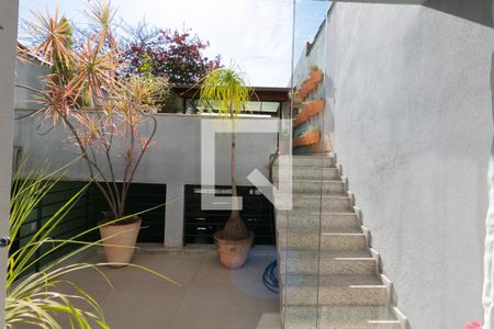 Sala Vista  de casa à venda com 3 quartos, 350m² em Jardim Guanabara, Belo Horizonte