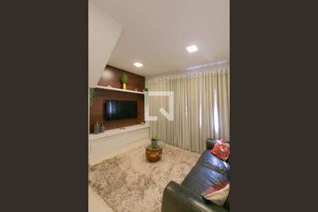 Sala de casa à venda com 3 quartos, 350m² em Jardim Guanabara, Belo Horizonte