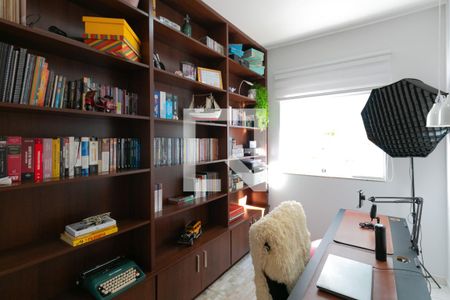 Escritório de casa à venda com 3 quartos, 350m² em Jardim Guanabara, Belo Horizonte