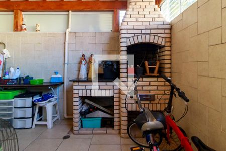 Casa de condomínio à venda com 127m², 3 quartos e 2 vagasChurrasqueira