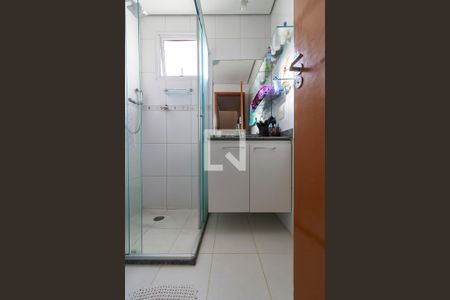 Casa de condomínio à venda com 127m², 3 quartos e 2 vagasBanheiro 1