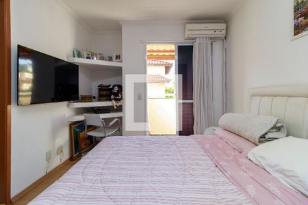 Casa de condomínio à venda com 127m², 3 quartos e 2 vagasSuíte