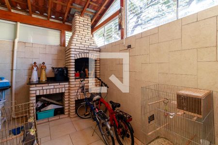 Casa de condomínio à venda com 127m², 3 quartos e 2 vagasChurrasqueira