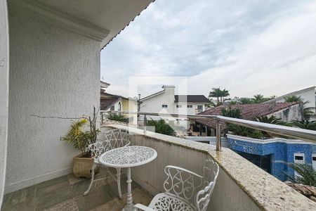 Casa de condomínio para alugar com 403m², 4 quartos e 3 vagas Casa de condomínio para alugar com 403m², 4 quartos e 3 vagasVaranda /Suíte 3