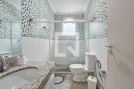 Casa de condomínio para alugar com 403m², 4 quartos e 3 vagas Casa de condomínio para alugar com 403m², 4 quartos e 3 vagasBanheiro da Suíte 4