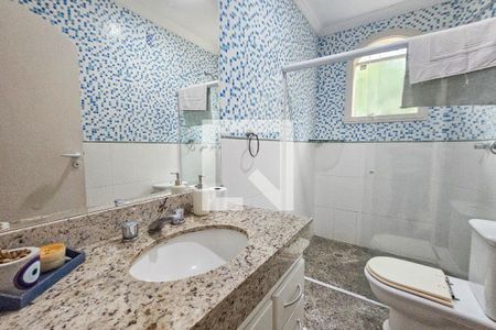 Casa de condomínio para alugar com 403m², 4 quartos e 3 vagas Casa de condomínio para alugar com 403m², 4 quartos e 3 vagasBanheiro da Suíte 1