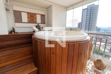 Ofurô da Varanda da Suite Master de apartamento à venda com 7 quartos, 346m² em Vila Romana, São Paulo