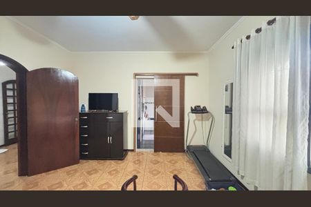Suite de casa à venda com 4 quartos, 255m² em Jardim do Estádio, Santo André