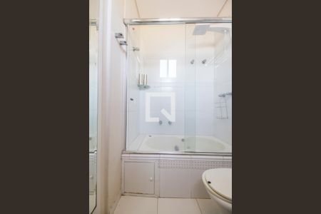 Casa de condomínio à venda com 800m², 4 quartos e 10 vagas Casa de condomínio à venda com 800m², 4 quartos e 10 vagasSuíte 2