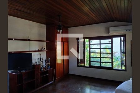 Casa para alugar com 4 quartos, 400m² em Morro Santana, Porto Alegre