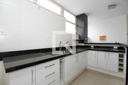 Cozinha de apartamento para alugar com 3 quartos, 165m² em Cerqueira César, São Paulo