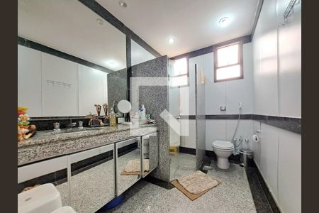Banheiro  de apartamento à venda com 4 quartos, 187m² em Buritis, Belo Horizonte
