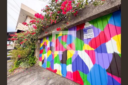 Fachada e placa de casa à venda com 3 quartos, 250m² em Santa Cruz Industrial, Contagem
