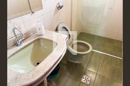 Banheiro de casa à venda com 3 quartos, 250m² em Santa Cruz Industrial, Contagem