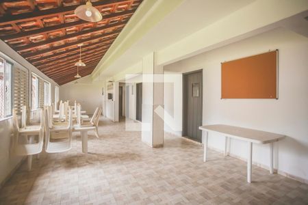 Apartamento à venda com 58m², 2 quartos e 1 vaga Apartamento à venda com 58m², 2 quartos e 1 vagaÁrea comum - Salão de festas