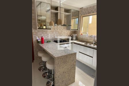 Casa à venda com 4 quartos, 250m² em Vila Nair, São Paulo