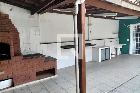 Casa à venda com 4 quartos, 250m² em Vila Dom Pedro I, São Paulo