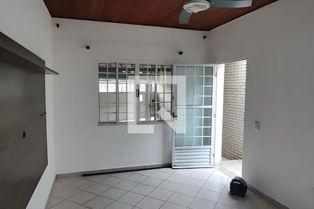 Casa à venda com 4 quartos, 250m² em Vila Dom Pedro I, São Paulo
