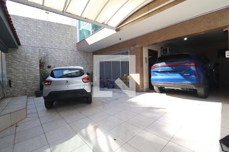 Garagem de casa à venda com 3 quartos, 489m² em Vila Valparaíso, Santo André