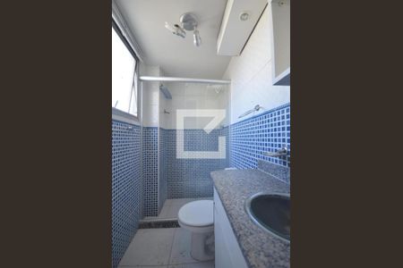 Banheiro de apartamento para alugar com 2 quartos, 50m² em Inhoaíba, Rio de Janeiro