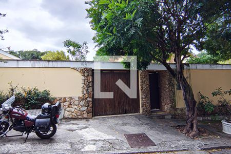 Fachada de casa à venda com 4 quartos, 622m² em Pechincha, Rio de Janeiro