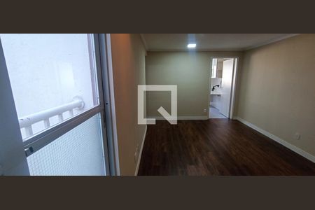 Sala de apartamento para alugar com 2 quartos, 57m² em Parque Reboucas, São Paulo