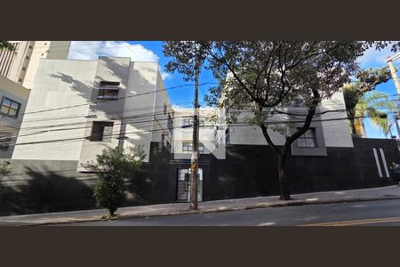 Apartamento à venda com 126m², 3 quartos e 1 vaga Apartamento à venda com 126m², 3 quartos e 1 vagaFachada