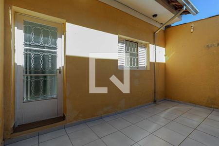 Quintal de casa para alugar com 2 quartos, 170m² em Vila Industrial, Mogi das Cruzes