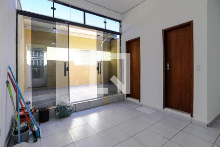 Garagem de casa para alugar com 2 quartos, 170m² em Vila Industrial, Mogi das Cruzes