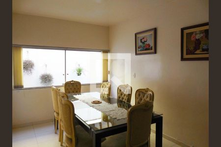 Casa à venda com 4 quartos, 850m² em Jardim Cordeiro, São Paulo